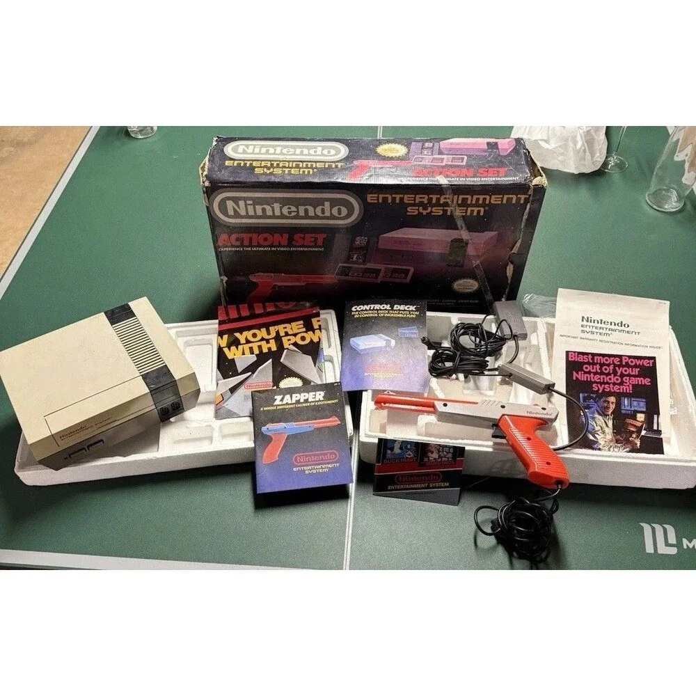NINTENDO NES ACTION SET ZAPPER NO POWER CORD PARTS ONLY ORG MANUAL